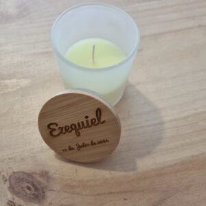 vela vainilla con tapa personalizada idea para detalle de boda