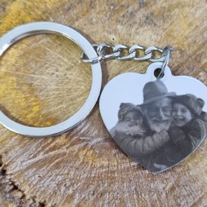 llavero con forma de corazon con la foto que a ti te guste grabada